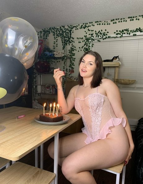Foto di nudo di fuga di OnlyFans di Downthealiway