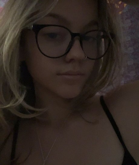 Foto di nudo di fuga di OnlyFans di Shaylavigne