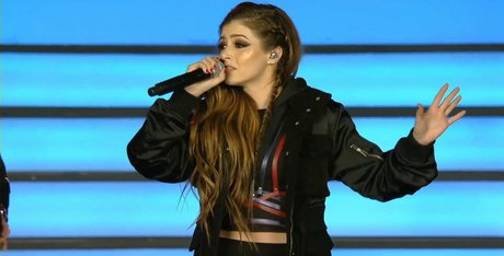 Chrissy Costanza