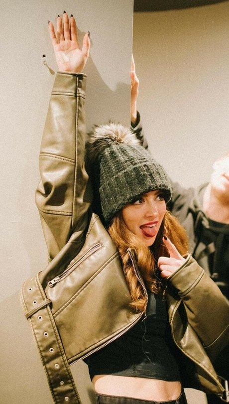 Chrissy Costanza