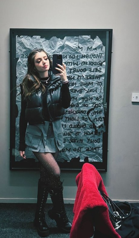 Chrissy Costanza