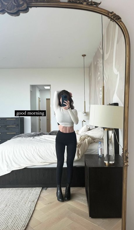 Chrissy Costanza