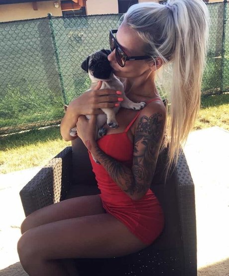 Foto di nudo di fuga di OnlyFans di Nikola Ihova