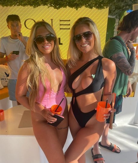 Chloe Burns