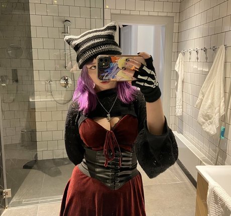 Foto di nudo di fuga di OnlyFans di Allykitti