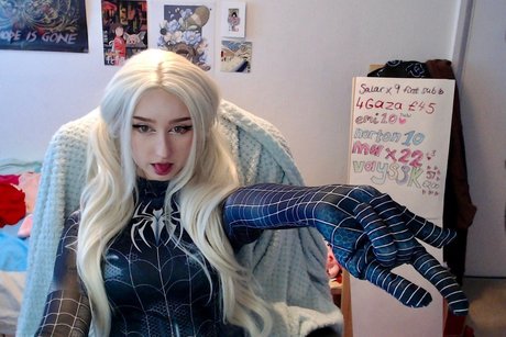 Foto di nudo di fuga di OnlyFans di Allykitti