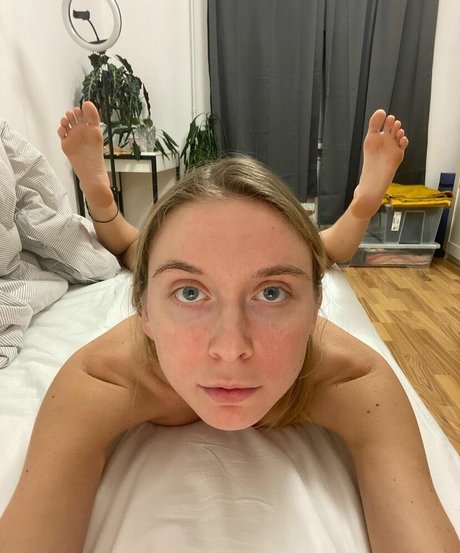 Foto di nudo di fuga di OnlyFans di Yourina