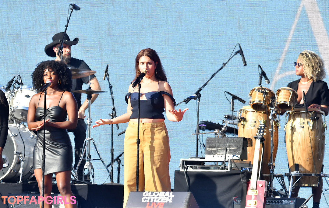 Foto di nudo di fuga di OnlyFans di Alessia Cara #179 Foto di nudo di fuga di OnlyFans di Alessia Cara #179