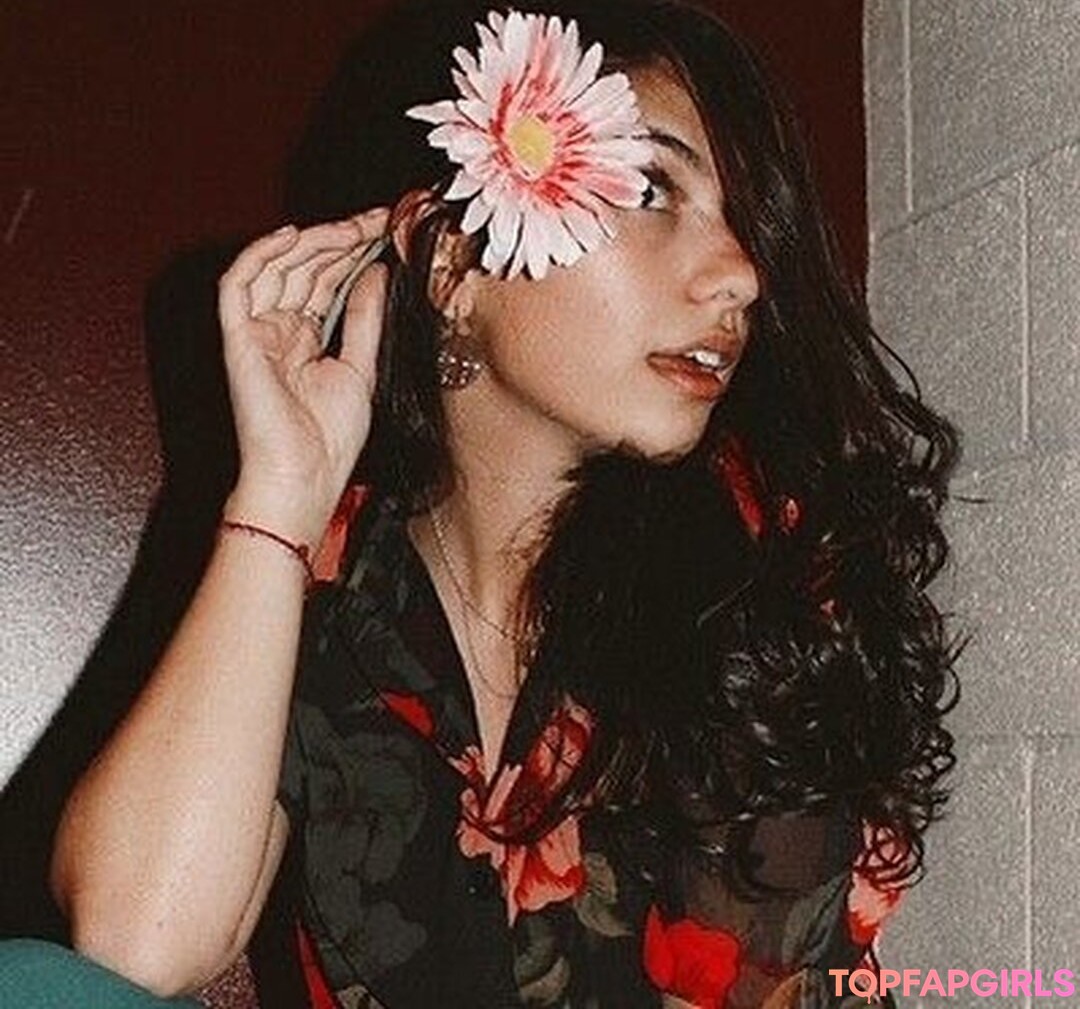 Foto di nudo di fuga di OnlyFans di Alessia Cara #23 Foto di nudo di fuga di OnlyFans di Alessia Cara #23