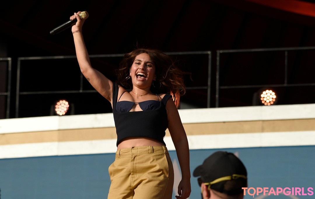 Foto di nudo di fuga di OnlyFans di Alessia Cara #51 Foto di nudo di fuga di OnlyFans di Alessia Cara #51