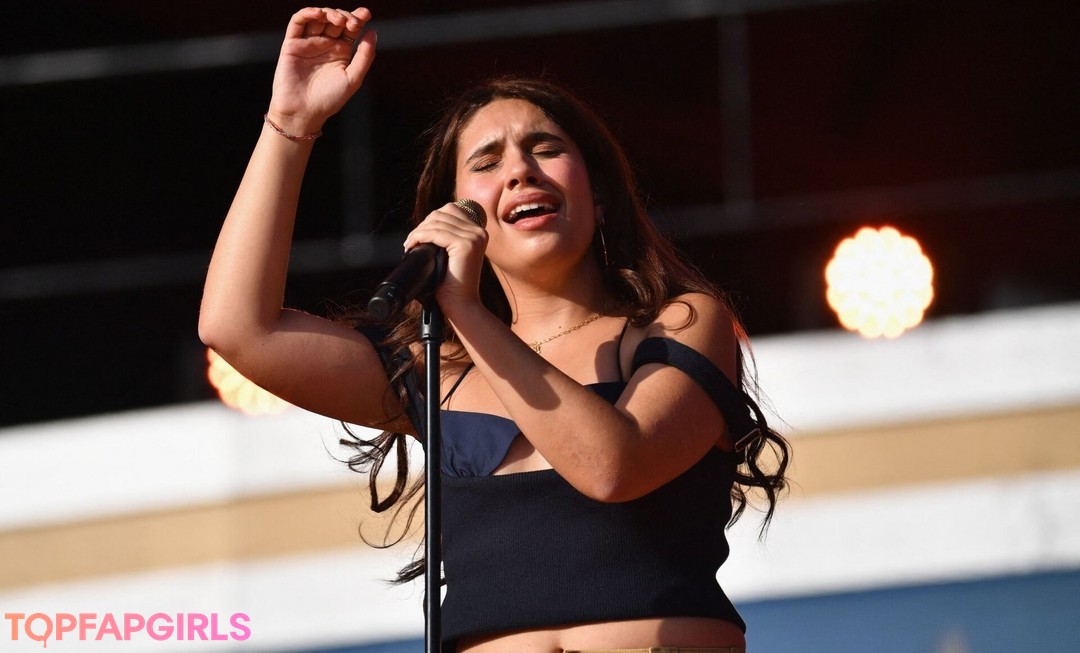 Foto di nudo di fuga di OnlyFans di Alessia Cara #58 Foto di nudo di fuga di OnlyFans di Alessia Cara #58