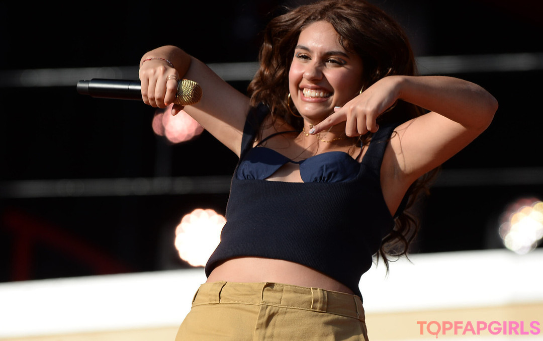 Foto di nudo di fuga di OnlyFans di Alessia Cara #68 Foto di nudo di fuga di OnlyFans di Alessia Cara #68