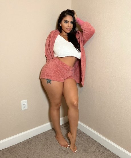 Foto di nudo di fuga di OnlyFans di Jessenia Rebecca