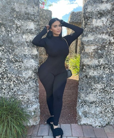 Foto di nudo di fuga di OnlyFans di Jessenia Rebecca