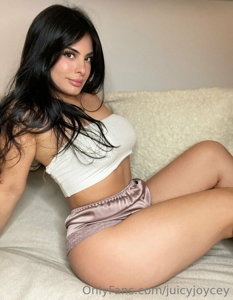 Foto di nudo di fuga di OnlyFans di Juicyjoycey