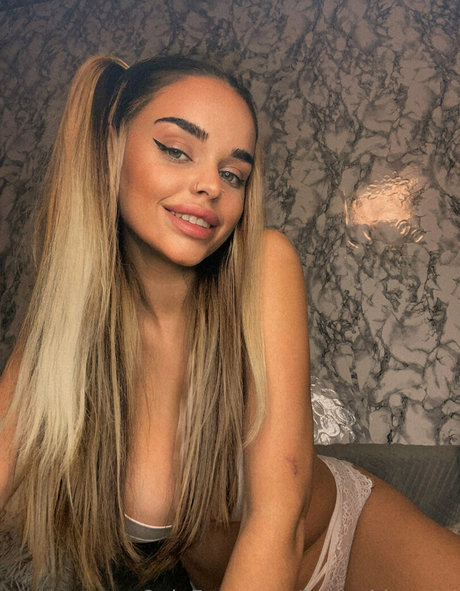Foto di nudo di fuga di OnlyFans di Fantasylucy