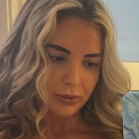 Foto di nudo di fuga di OnlyFans di Camilla Ainsworth