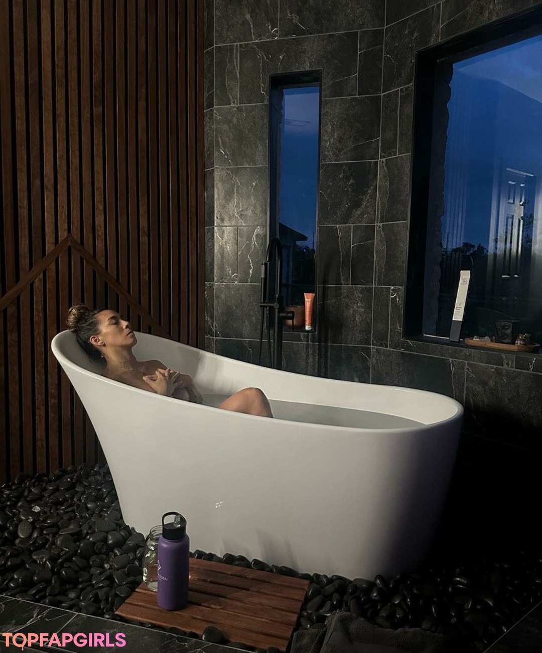 Foto di nudo di fuga di OnlyFans di Hannah Eden Fitness #6 Foto di nudo di fuga di OnlyFans di Hannah Eden Fitness #6