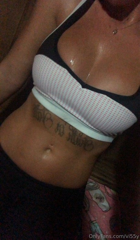 Foto di nudo di fuga di OnlyFans di Vi55y