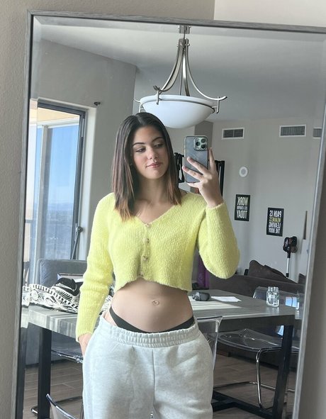 Ellie Nova