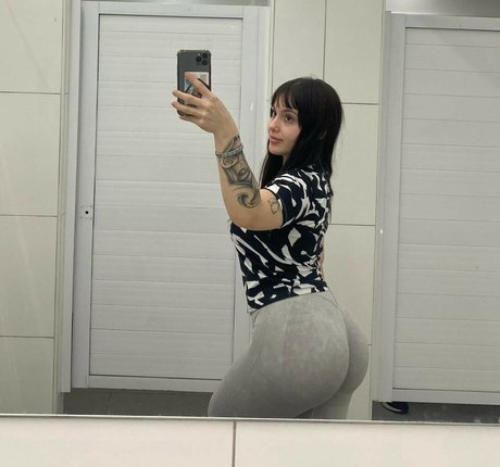 Foto di nudo di fuga di OnlyFans di Melina Guida