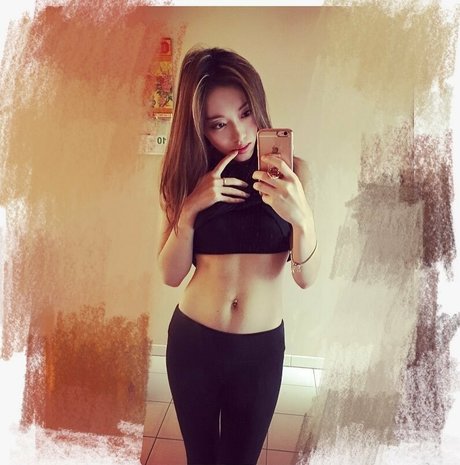 Foto di nudo di fuga di OnlyFans di Lisahui