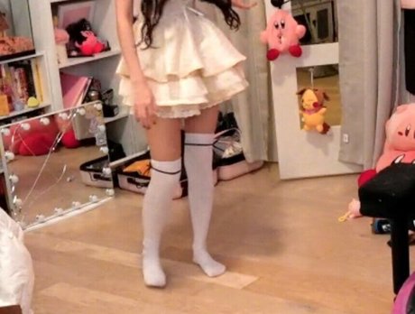 Foto di nudo di fuga di OnlyFans di Emiru