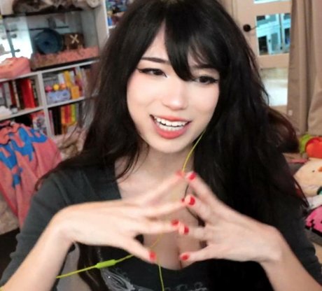 Foto di nudo di fuga di OnlyFans di Emiru