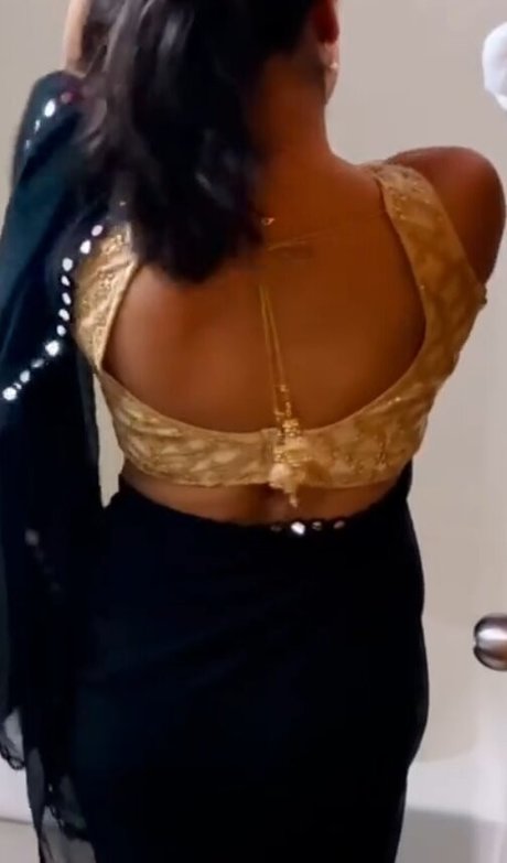 Foto di nudo di fuga di OnlyFans di Naina Leone