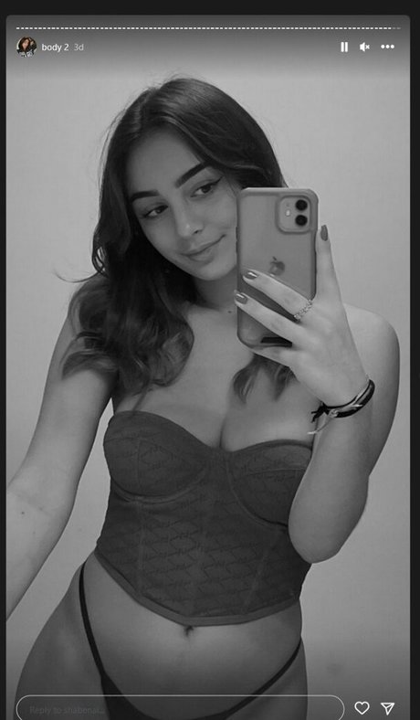 Foto di nudo di fuga di OnlyFans di Shabenaiiiii