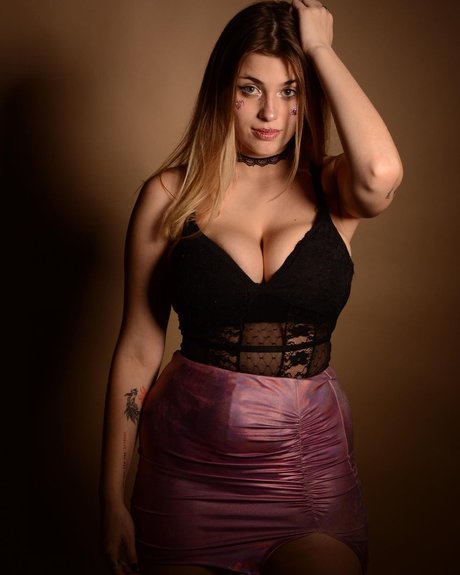 Foto di nudo di fuga di OnlyFans di Cami Landi