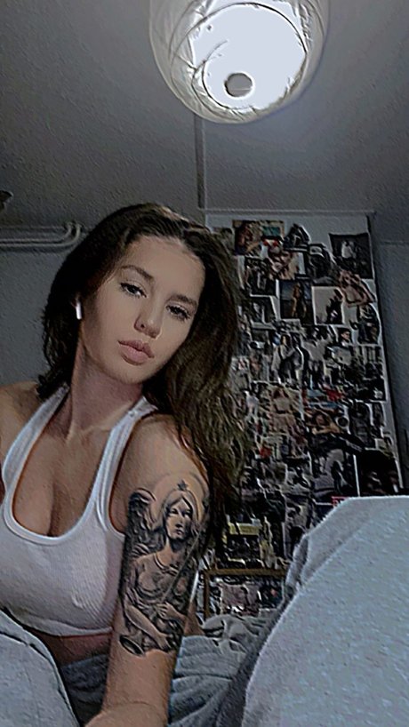 Foto di nudo di fuga di OnlyFans di Indy Mende