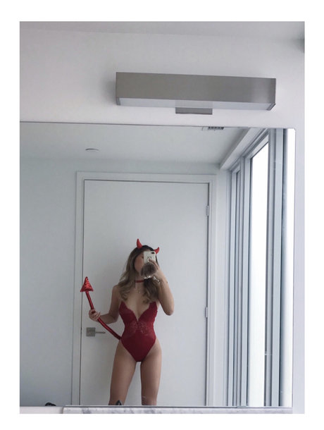 Foto di nudo di fuga di OnlyFans di Kara Chan