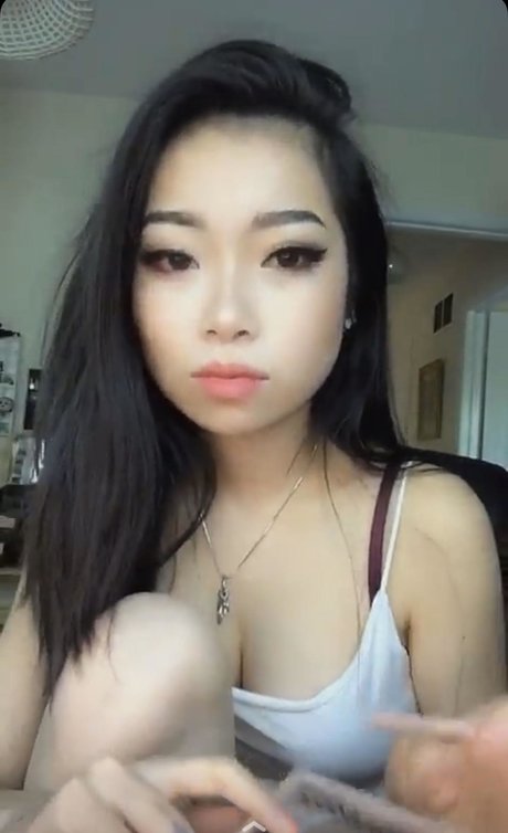 Foto di nudo di fuga di OnlyFans di Karen Ip