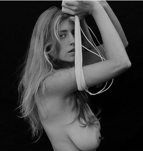 Foto di nudo di fuga di OnlyFans di Agnes Verano