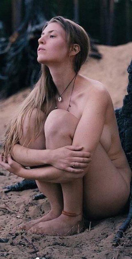 Foto di nudo di fuga di OnlyFans di Agnes Verano