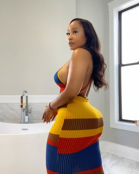 Foto di nudo di fuga di OnlyFans di Jazzmine Jackson