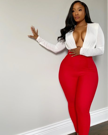 Foto di nudo di fuga di OnlyFans di Jazzmine Jackson