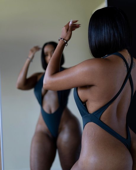 Foto di nudo di fuga di OnlyFans di Jazzmine Jackson