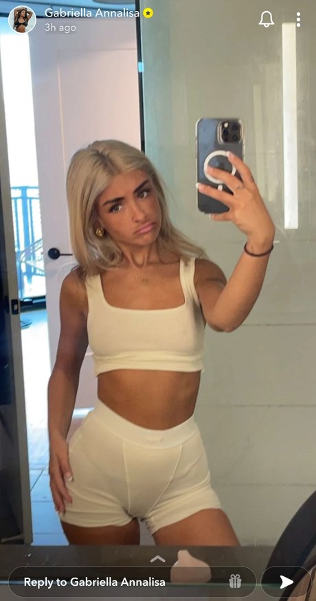 Foto di nudo di fuga di OnlyFans di Gabriella Annalisa