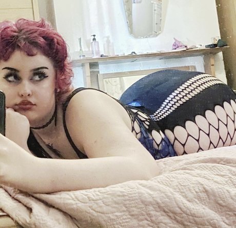 Foto di nudo di fuga di OnlyFans di Milabloomoo