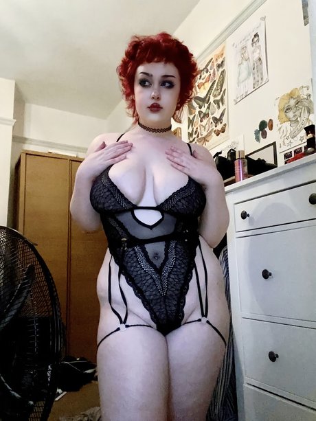Foto di nudo di fuga di OnlyFans di Milabloomoo