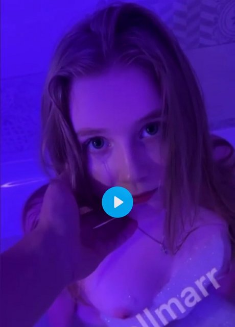 Foto di nudo di fuga di OnlyFans di Marina