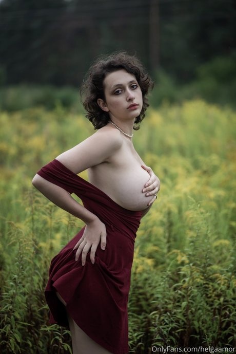 Foto di nudo di fuga di OnlyFans di Helga Amor