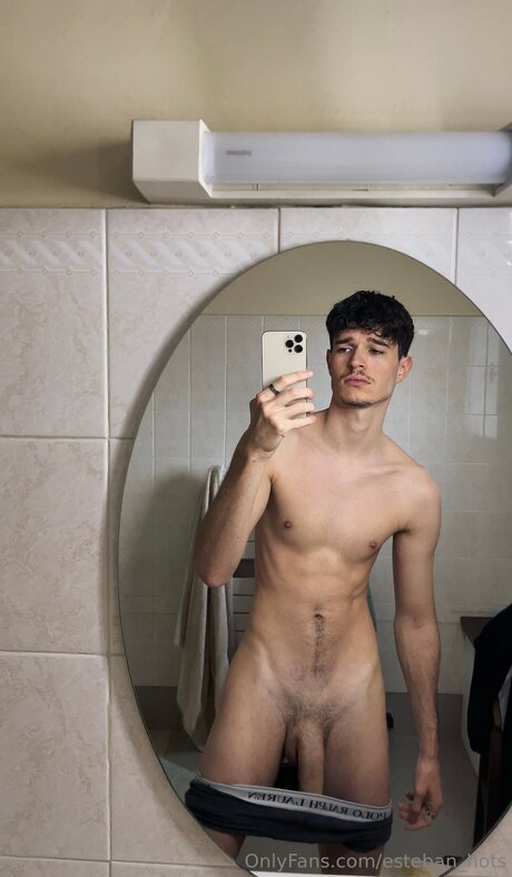 Foto di nudo di fuga di OnlyFans di Esteban Hots
