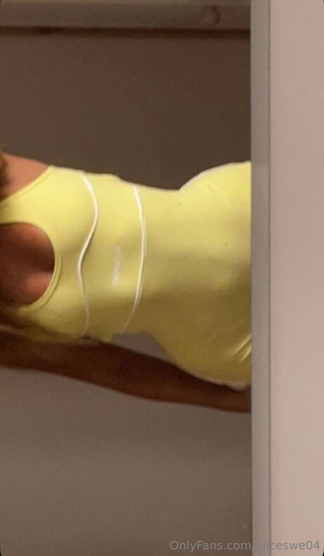 Foto di nudo di fuga di OnlyFans di Aliceswe04