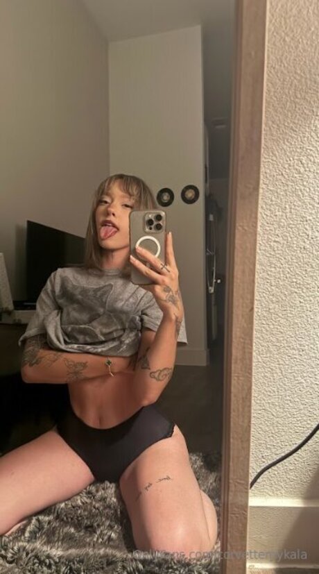 Foto di nudo di fuga di OnlyFans di Corvettemykala