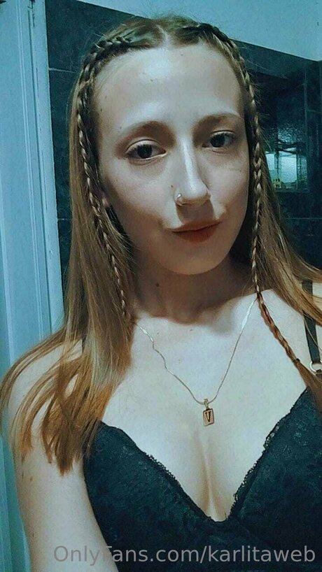 Foto di nudo di fuga di OnlyFans di Karlitaweb