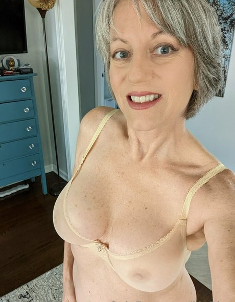 Foto di nudo di fuga di OnlyFans di Morina