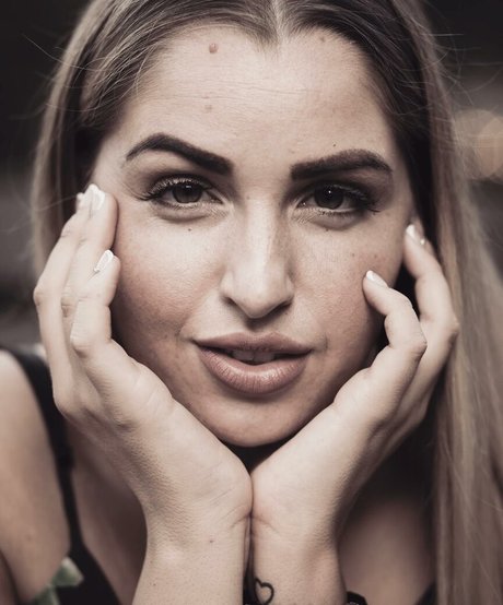 Foto di nudo di fuga di OnlyFans di Nicole Andrievich